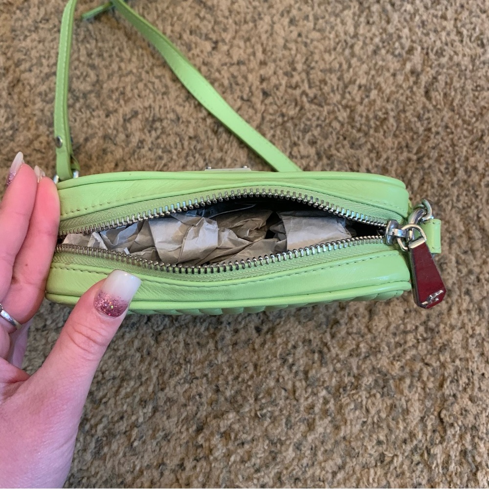 Kenneth Cole adjustable lime green crossbody bag - Picture 8 of 10